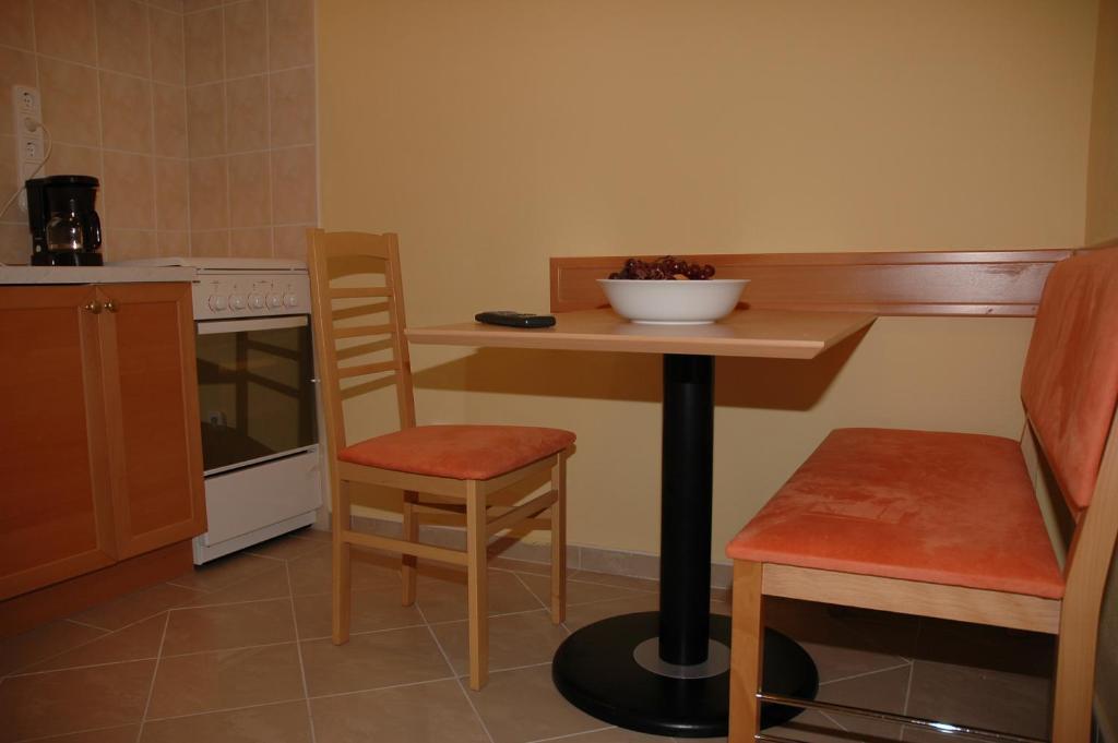 Apartment Pension Rideg Hévíz Oda fotoğraf